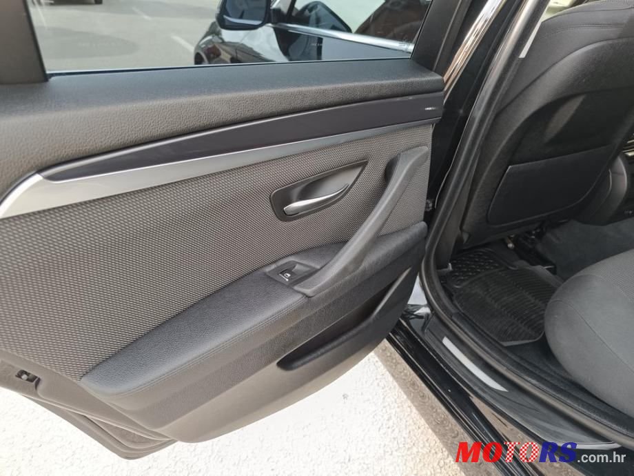 2013' BMW Serija 5 520D photo #5