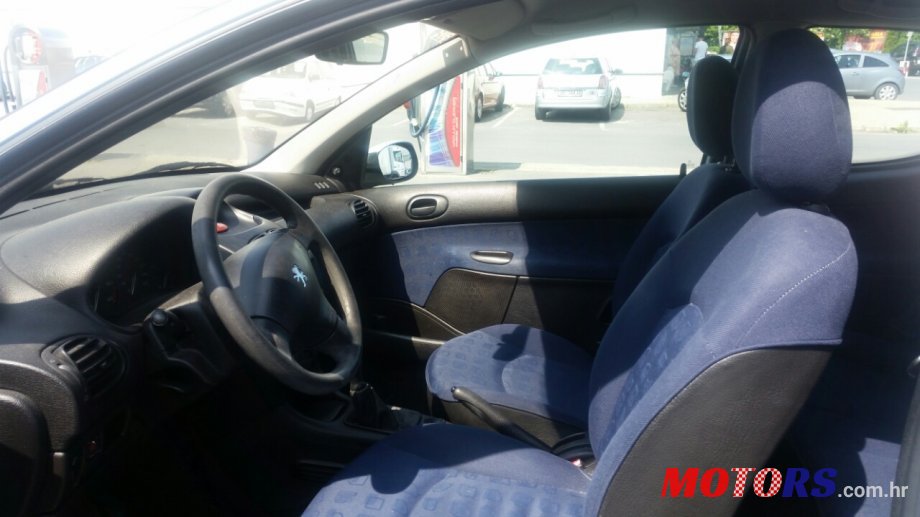 2003' Peugeot 206 photo #2