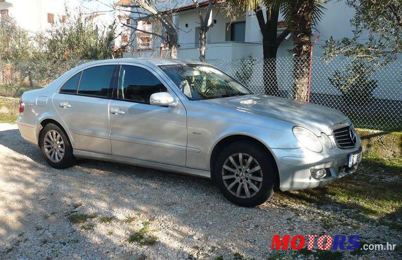 2008' Mercedes-Benz E-Klasa photo #1