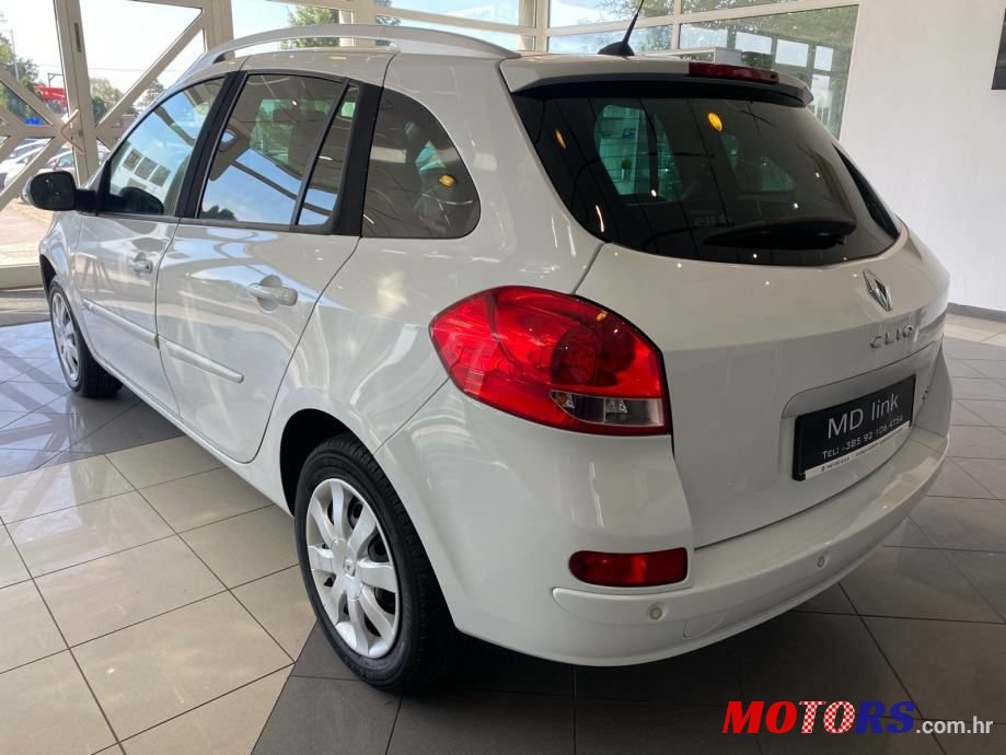 2011' Renault Clio photo #3