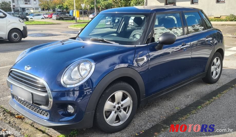 2017' MINI Cooper Diesel F55 photo #1