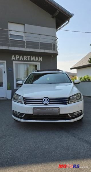 2011' Volkswagen Passat Variant photo #5