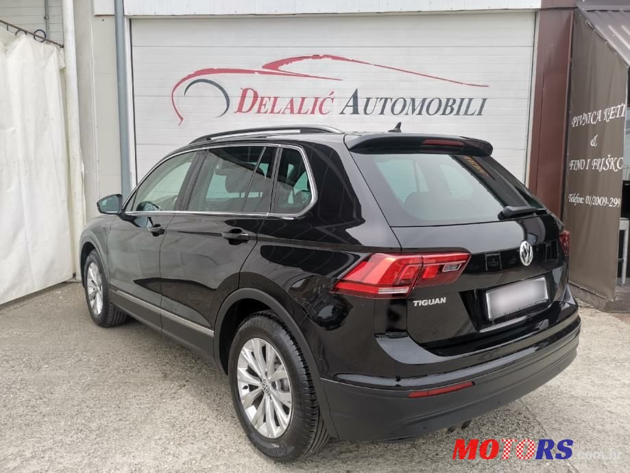 2018' Volkswagen Tiguan photo #4