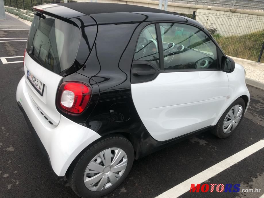 2017' Smart Fortwo photo #5