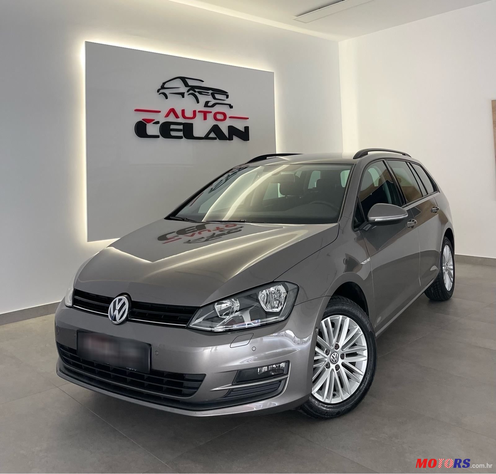 2014' Volkswagen Golf VII Variant photo #3