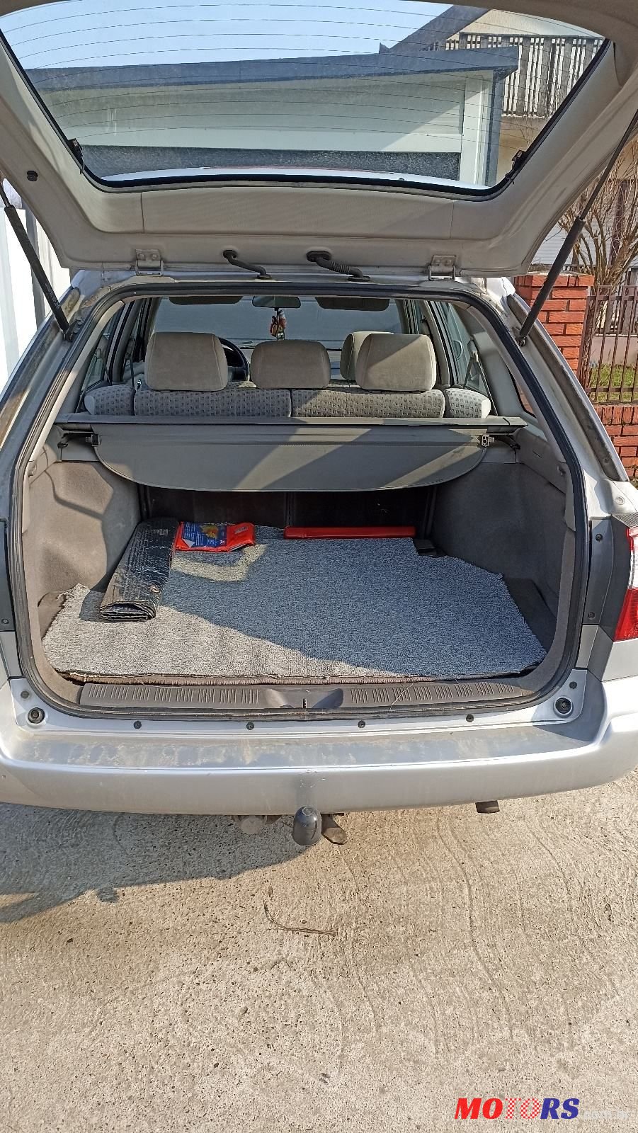 2001' Mazda 626 Wagon photo #1