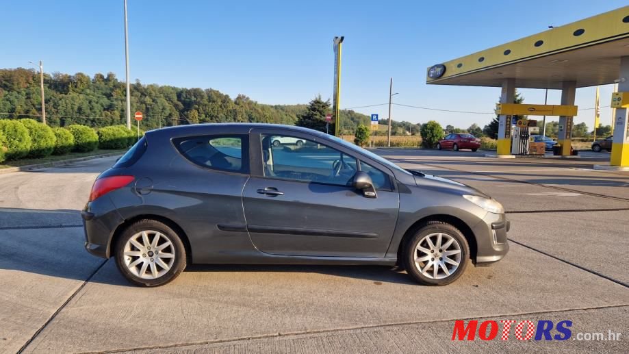 2008' Peugeot 308 photo #6