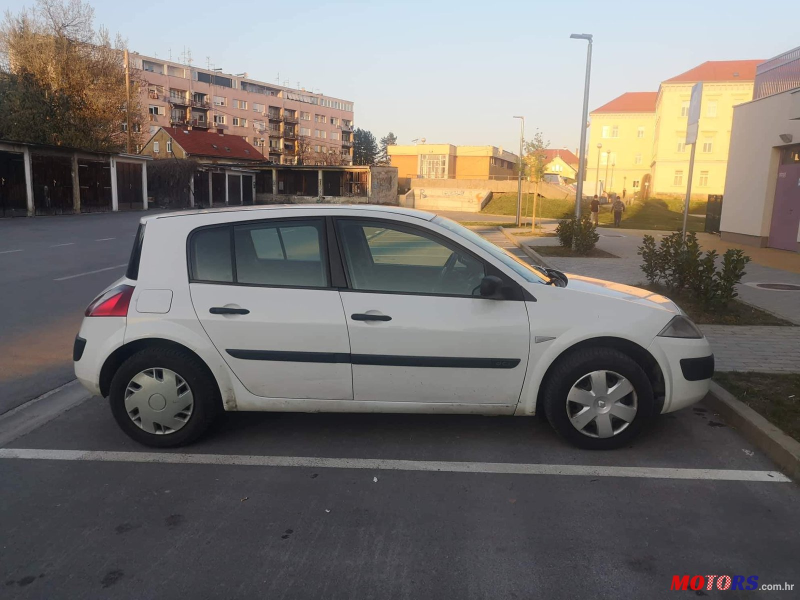 2004' Renault Megane photo #1