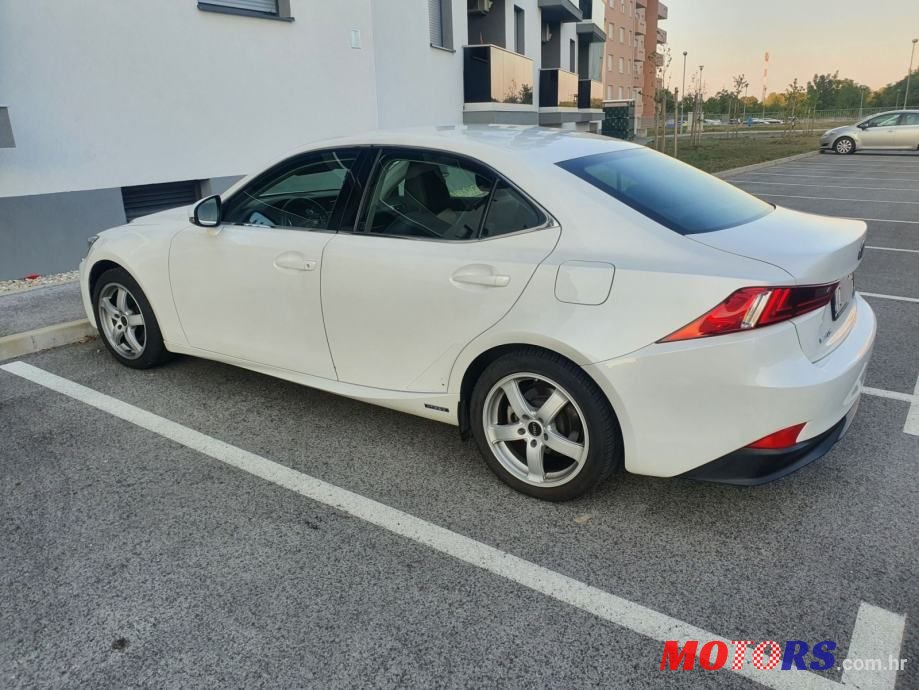 2014' Lexus IS 300H photo #3