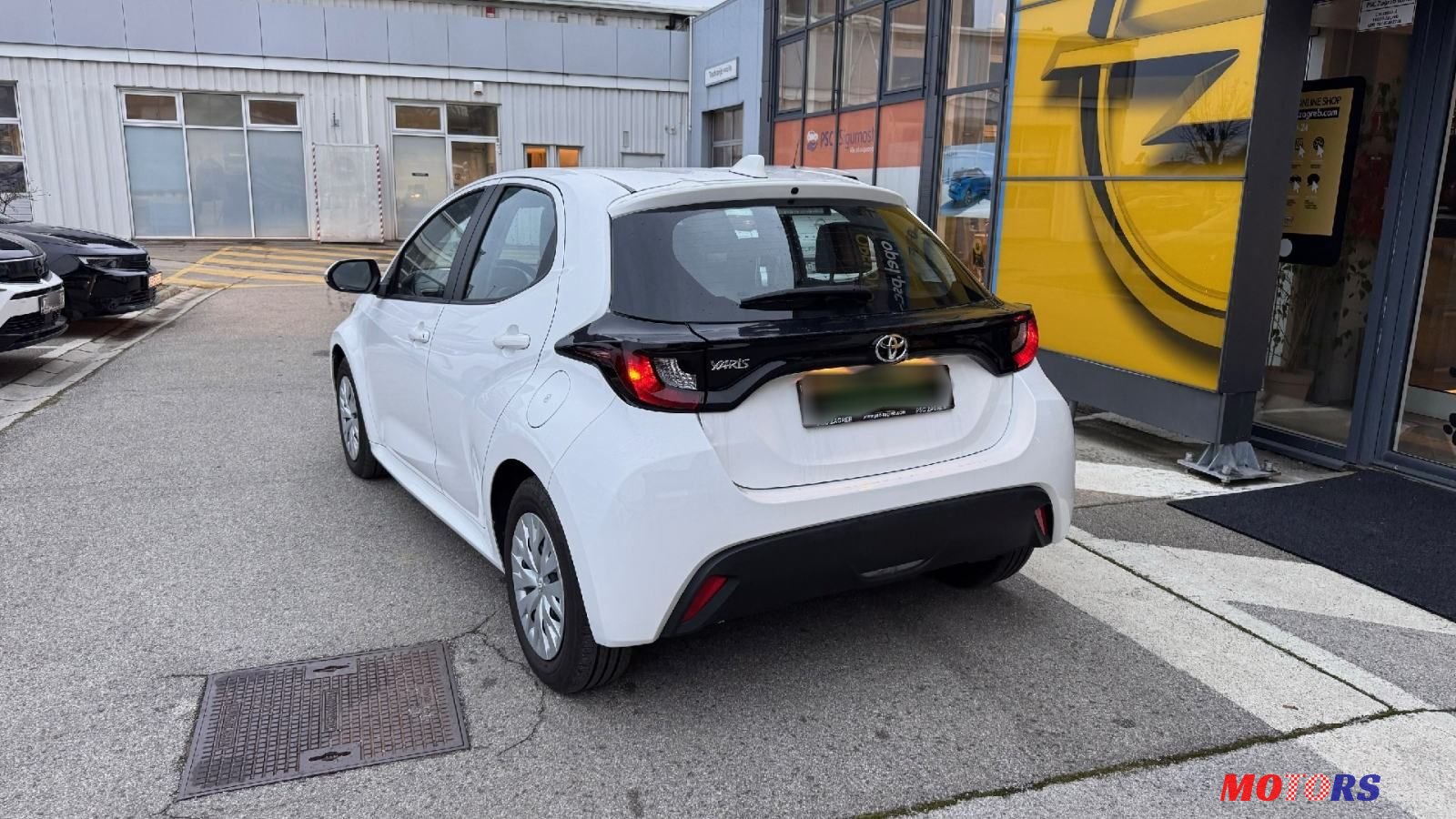 2022' Toyota Yaris Luna 1.0 Vvt-I photo #5