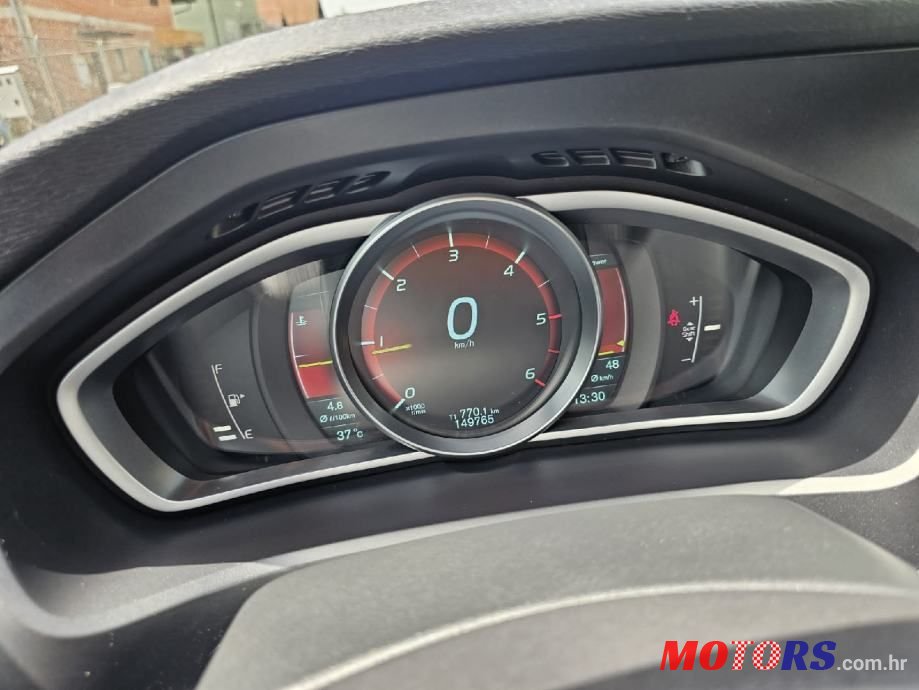 2013' Volvo V40 D2 photo #3