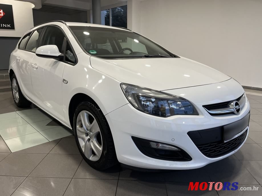 2014' Opel Astra Karavan photo #3