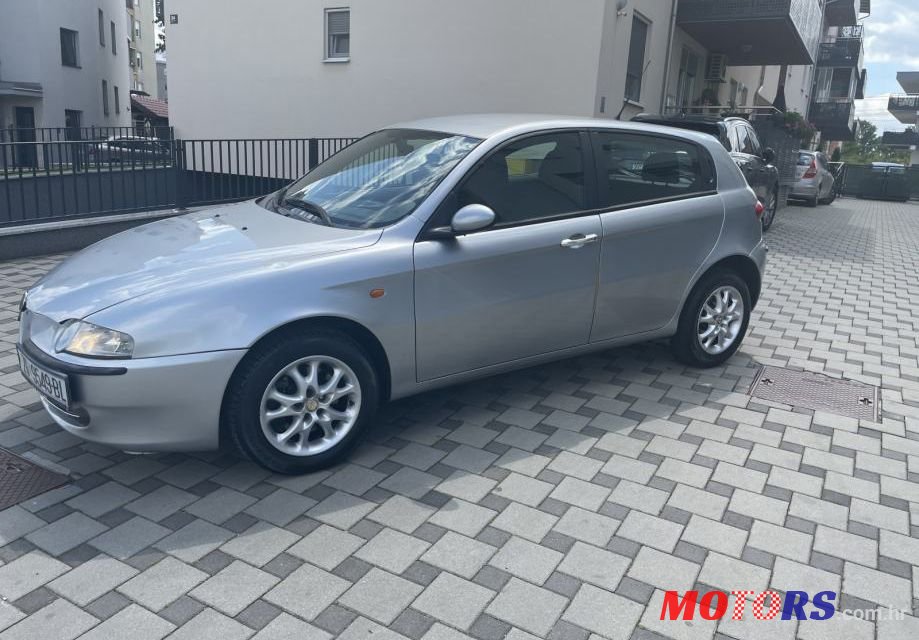 2002' Alfa Romeo 147 1,6 Ts photo #1