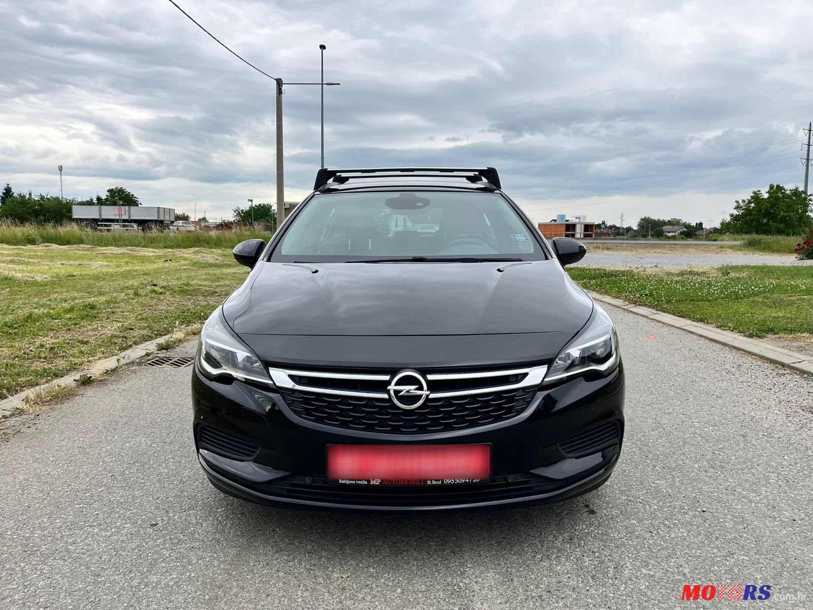 2017' Opel Astra Karavan photo #2
