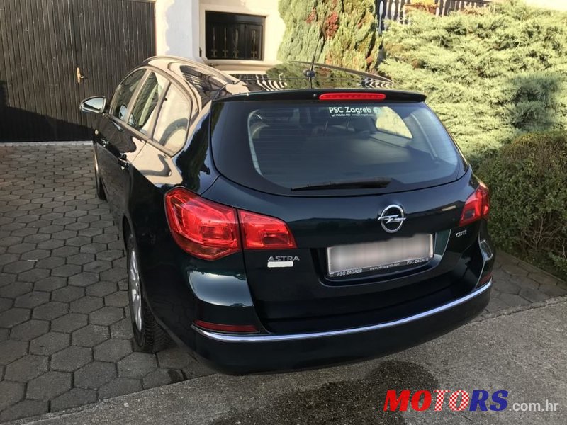 2015' Opel Astra Karavan photo #3