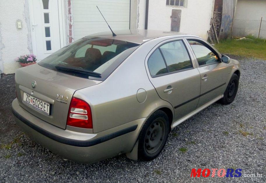 2008' Skoda Octavia 1,6 Fsi photo #2