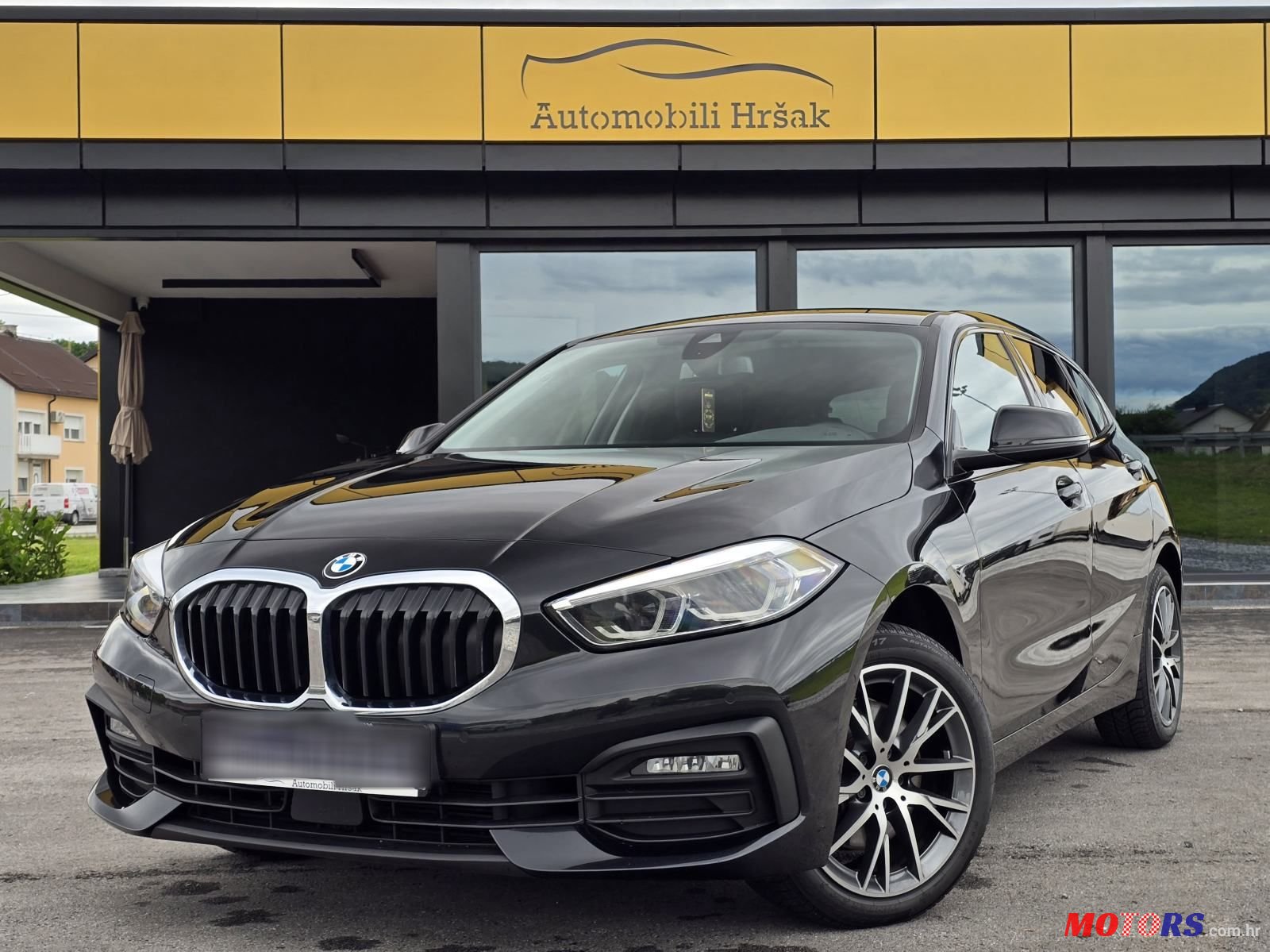2023' BMW Serija 1 118D photo #1