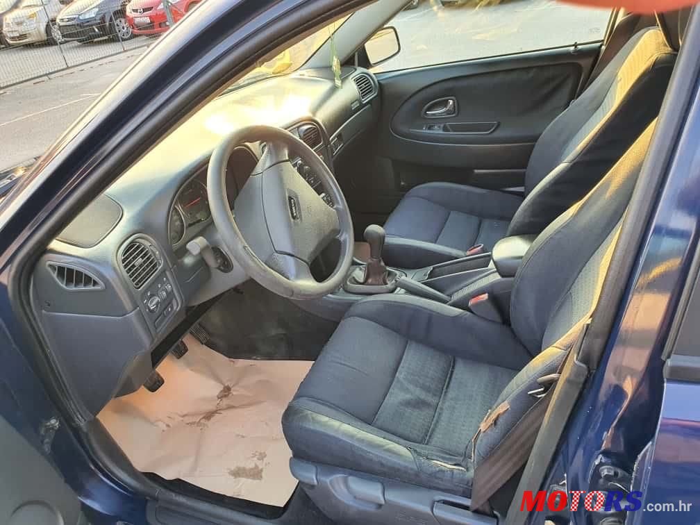 2005' Volvo V40 1.9 photo #5