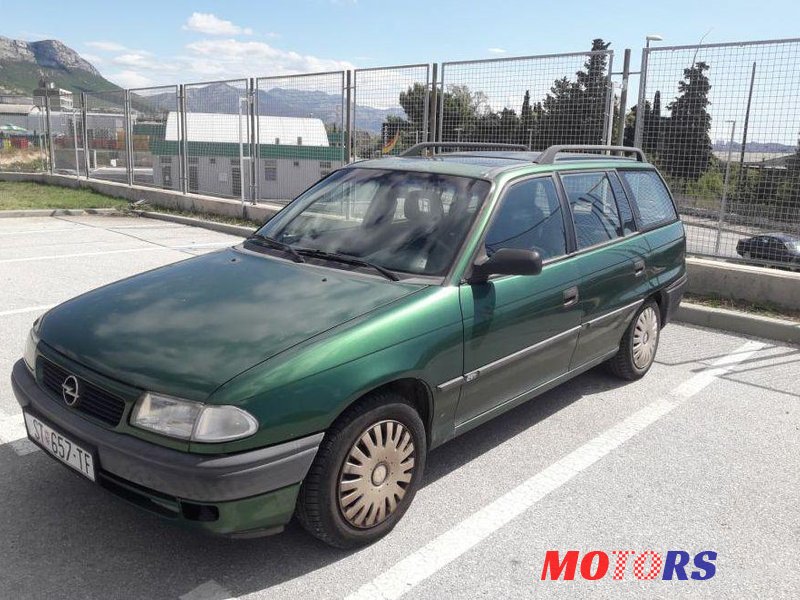 1996' Opel Astra Karavan photo #2