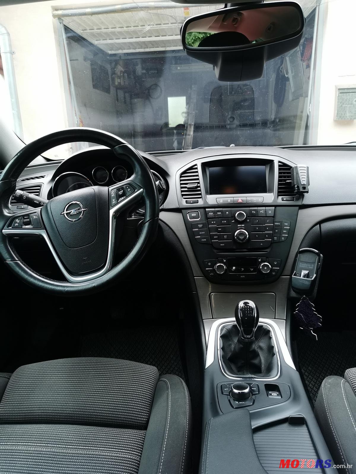 2011' Opel Insignia photo #4