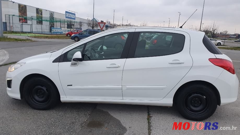 2012' Peugeot 308 photo #5