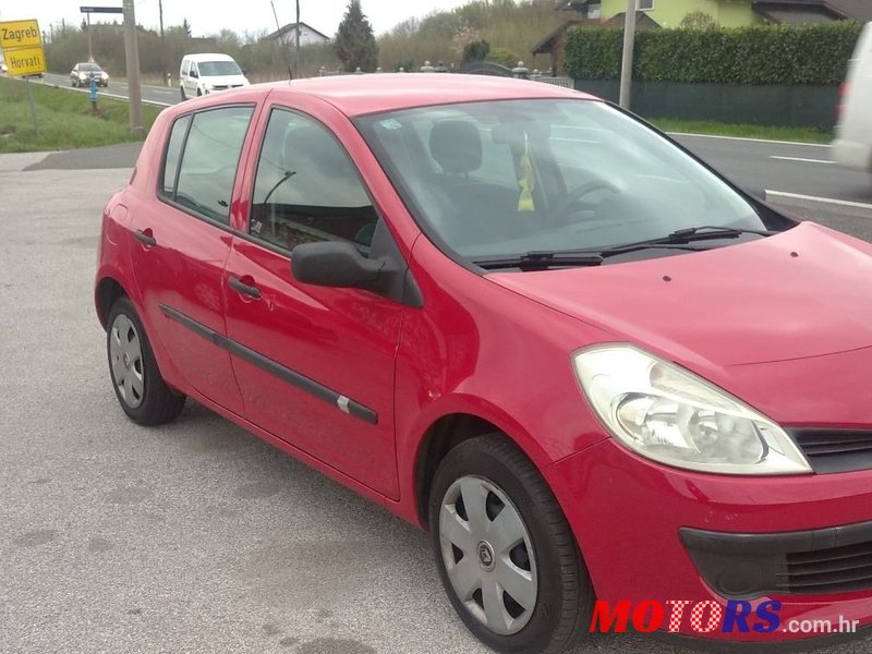 2009' Renault Clio 1,2 photo #3