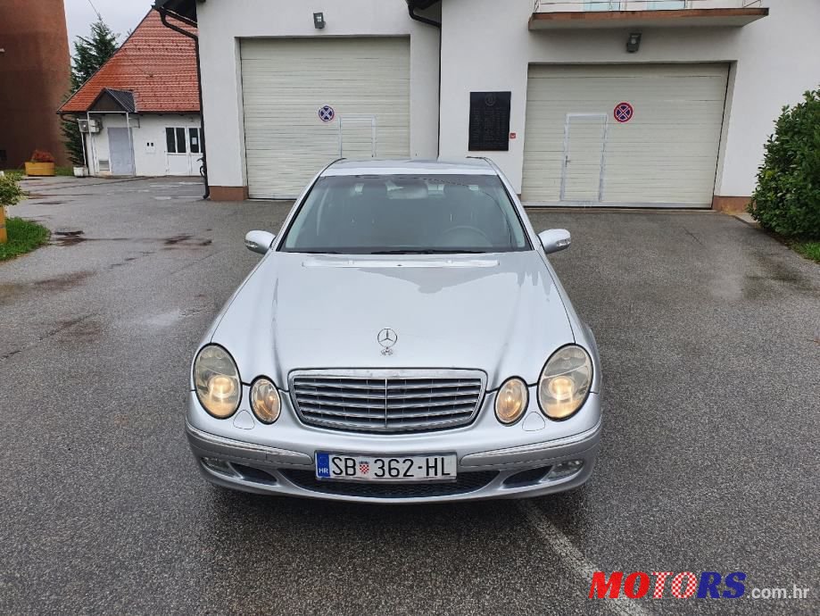 2003' Mercedes-Benz E-Klasa photo #2