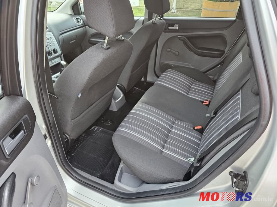 2008' Ford Focus Karavan photo #3