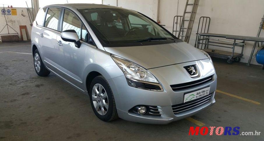 2011' Peugeot 5008 1,6 Hdi photo #2