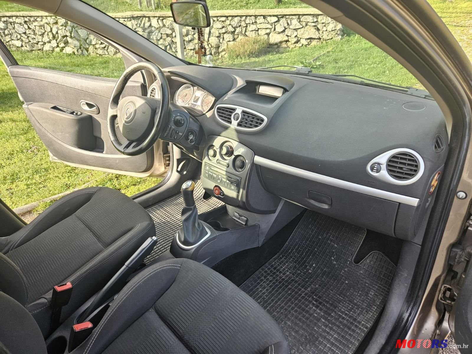 2012' Renault Clio 1,2 16V photo #5