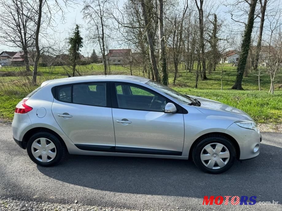 2011' Renault Megane 1,5 Dci Edc photo #2