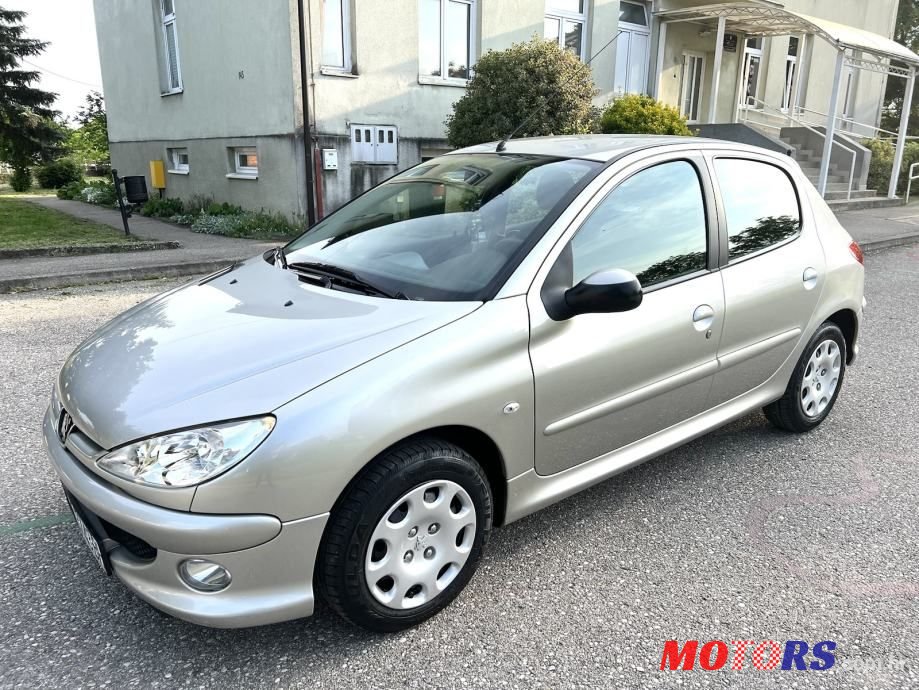 2005' Peugeot 206 photo #1