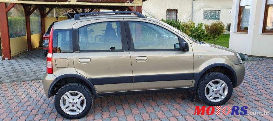 2009' Fiat Panda 1.3 Mjt 4X4 photo #1