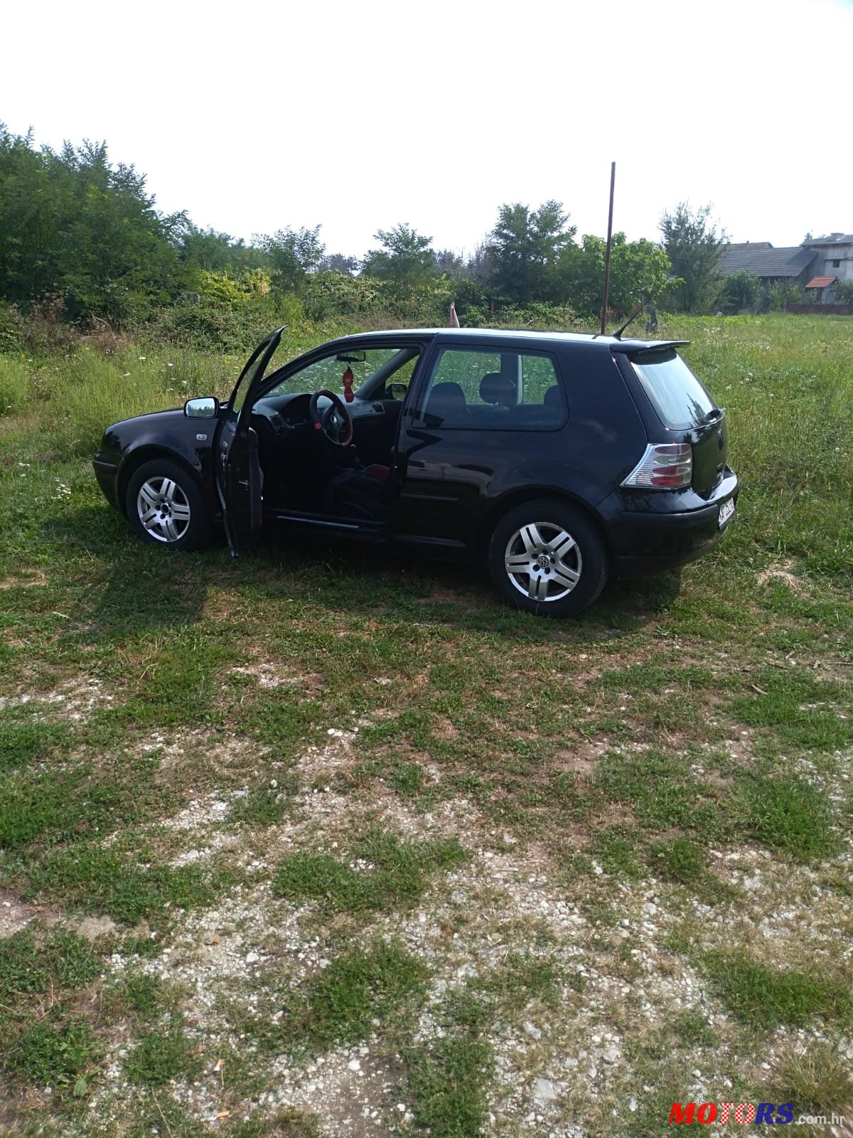 2002' Volkswagen Golf IV photo #5