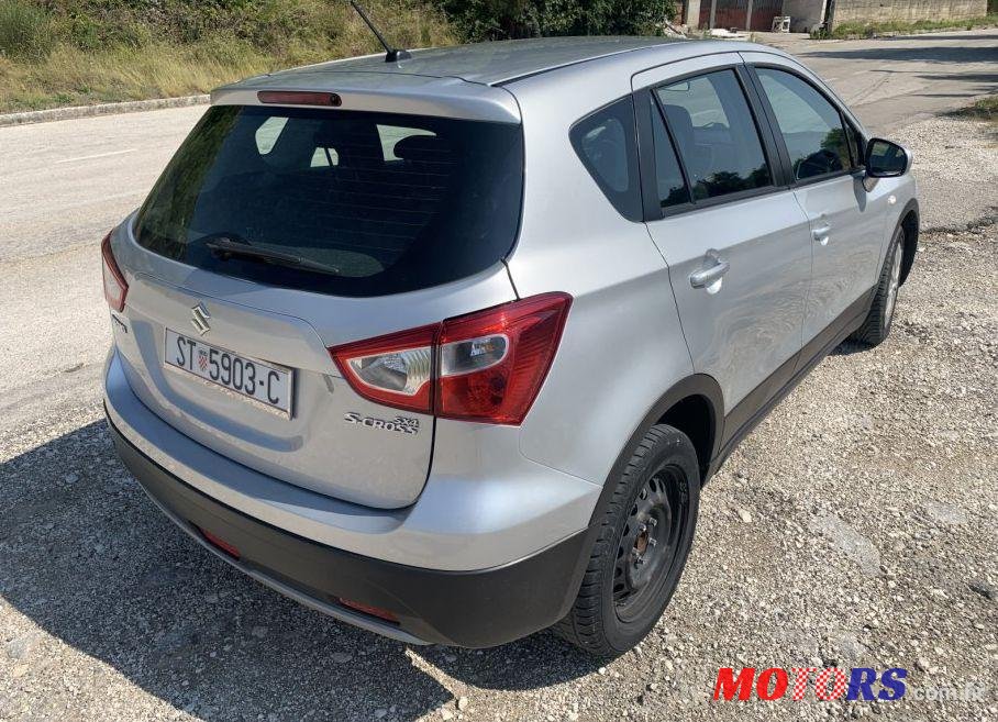 2015' Suzuki Sx4 S-Cross photo #1