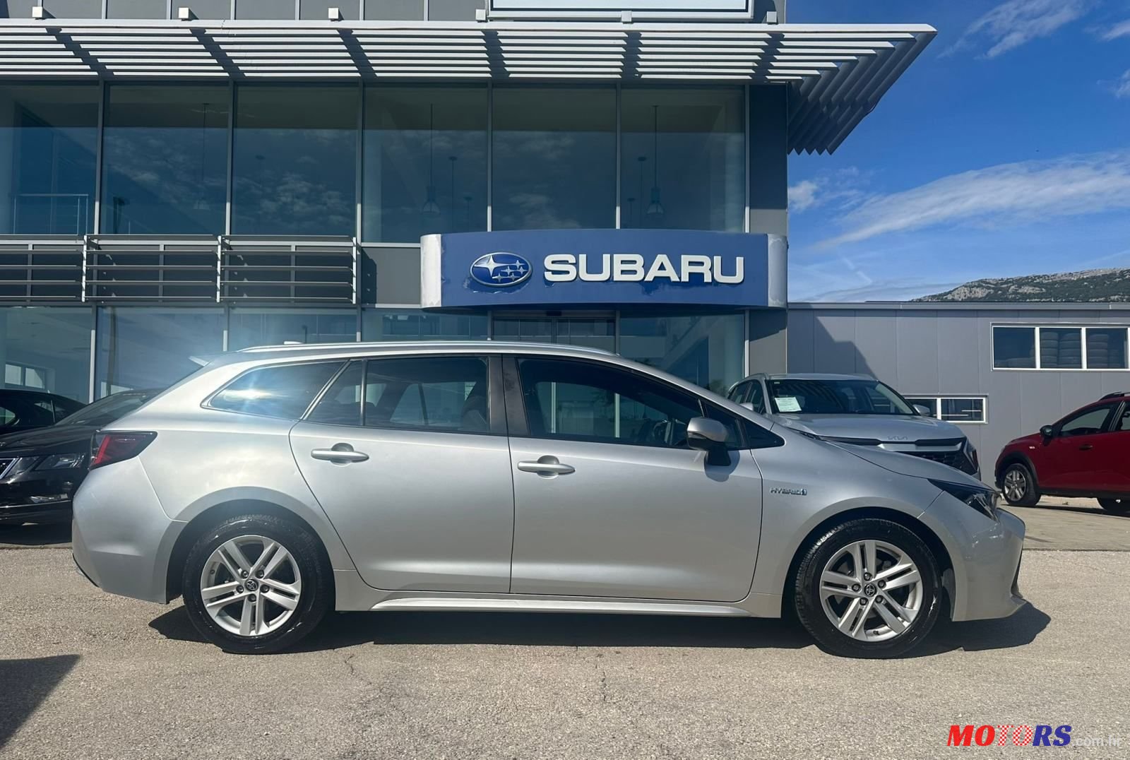 2021' Toyota Corolla Wagon photo #2