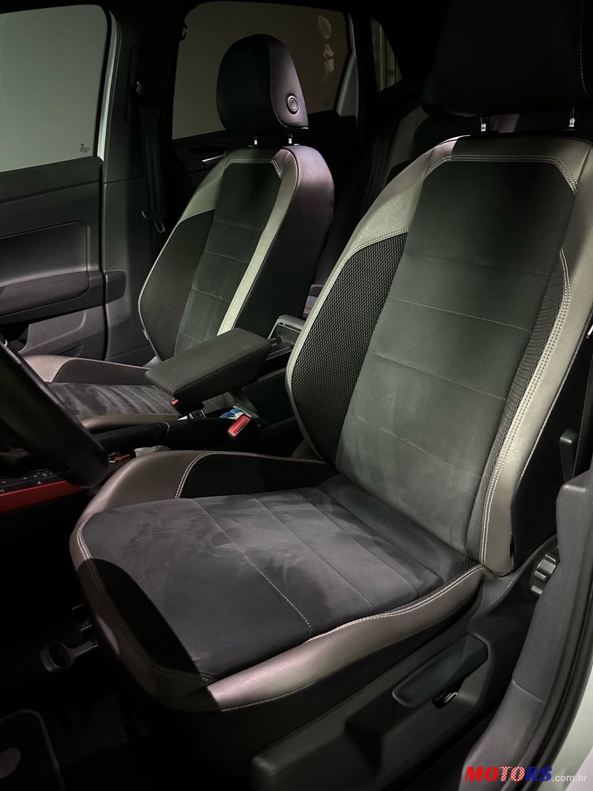 2019' Volkswagen Polo Gti photo #6