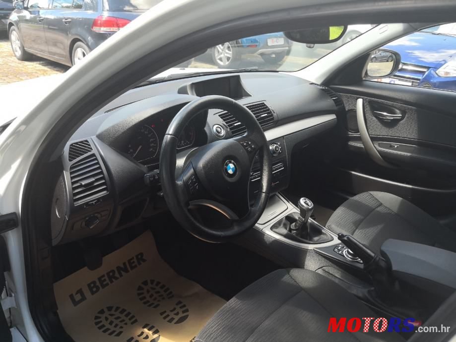 2010' BMW Serija 1 116D photo #4