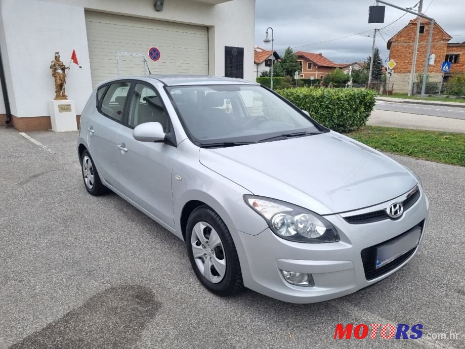 2009' Hyundai i30 1,4 photo #5