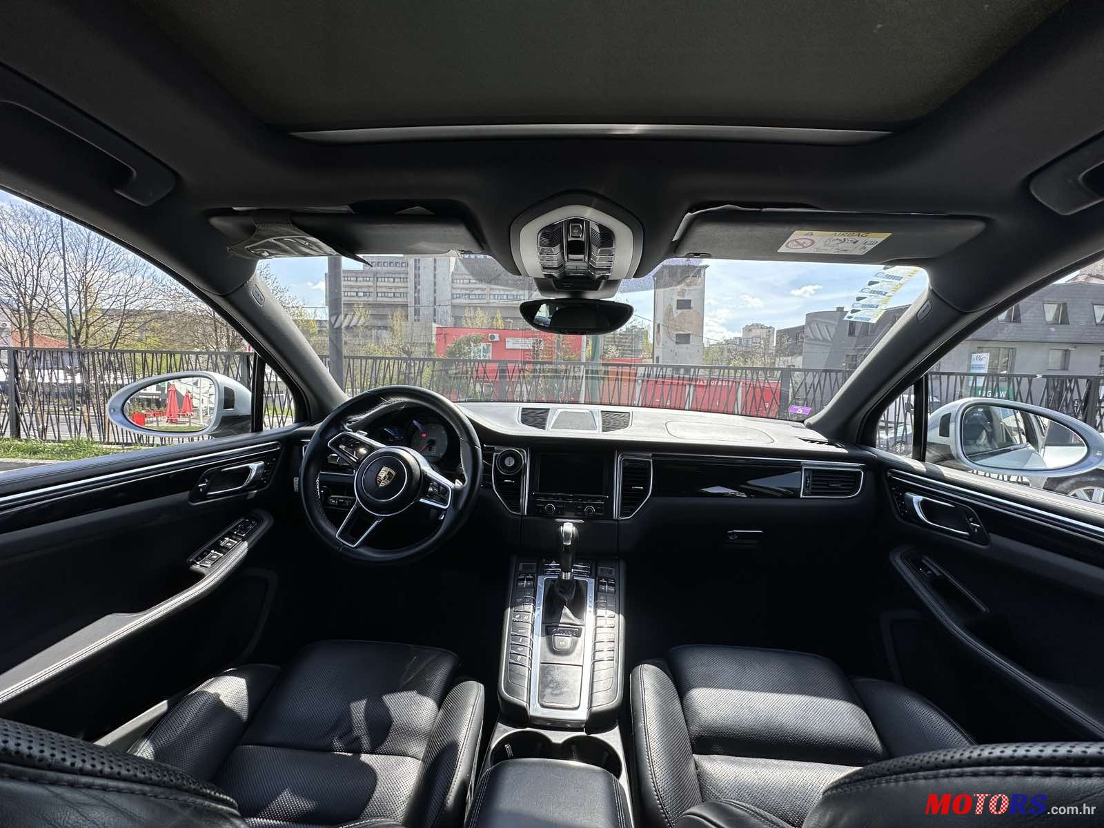 2015' Porsche Macan photo #5