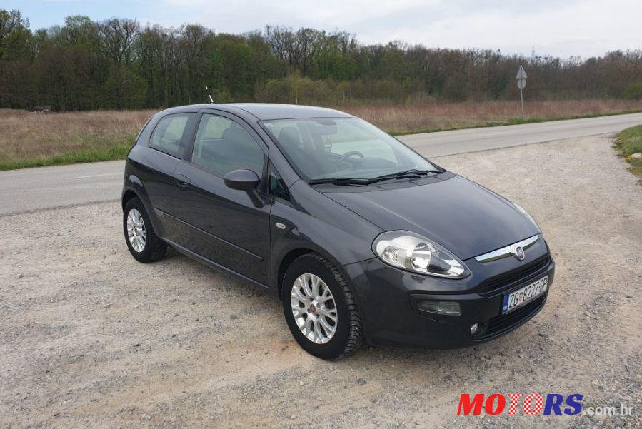 2012' Fiat Punto Evo 1,3 Multijet 16V photo #1