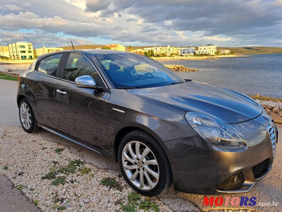 2013' Alfa Romeo Giulietta 1,6 D. N. A photo #3