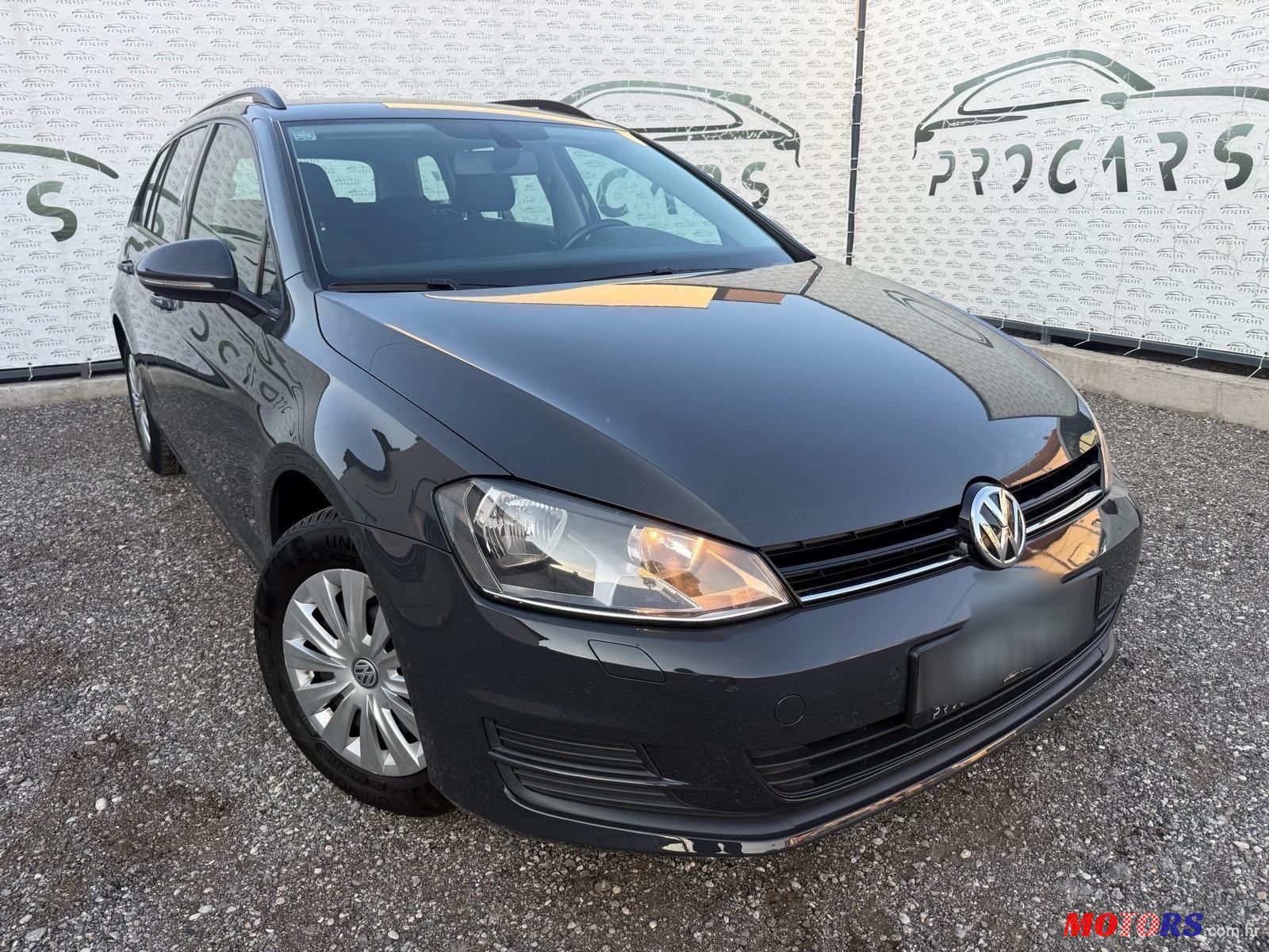 2016' Volkswagen Golf VII Variant photo #1
