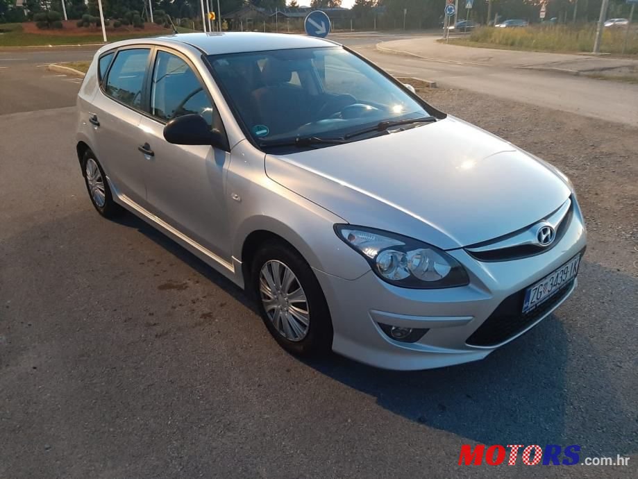 2012' Hyundai i30 photo #1