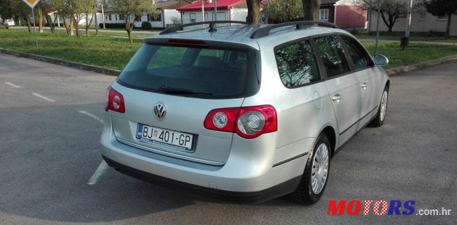 2005' Volkswagen Passat Variant photo #5