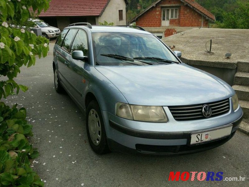 1998' Volkswagen Passat Variant 1,6 photo #1