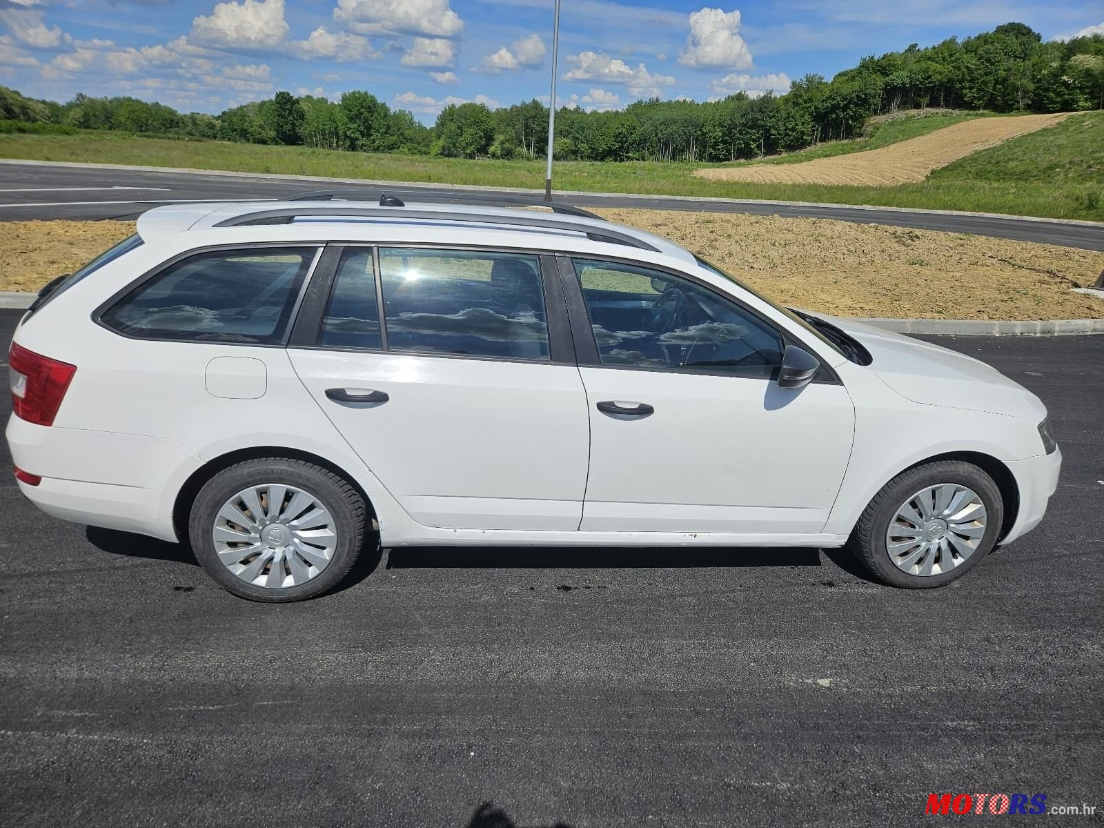 2014' Skoda Octavia Combi photo #5