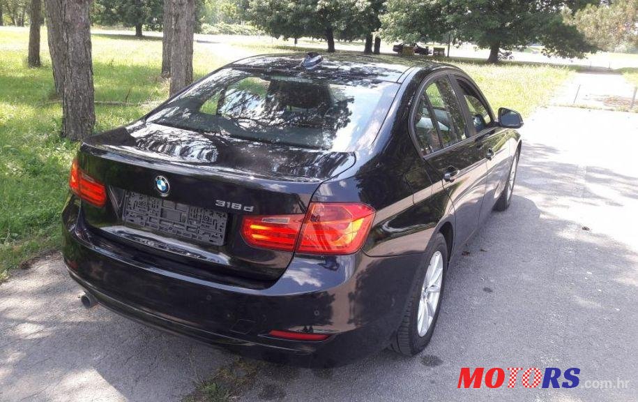 2014' BMW Serija 3 318D photo #1