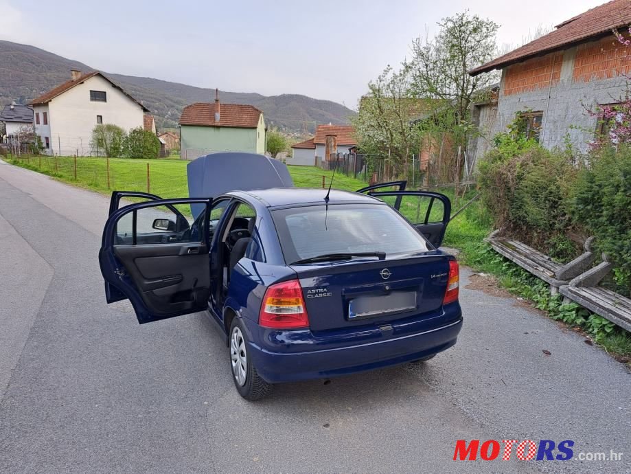 2009' Opel Astra 1.4 Twinport photo #6