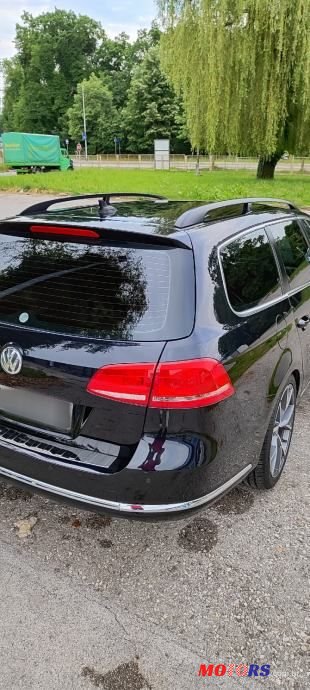 2011' Volkswagen Passat Variant photo #4